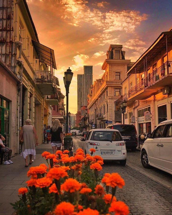 A Pousada Mar Nero Batumi Exterior foto