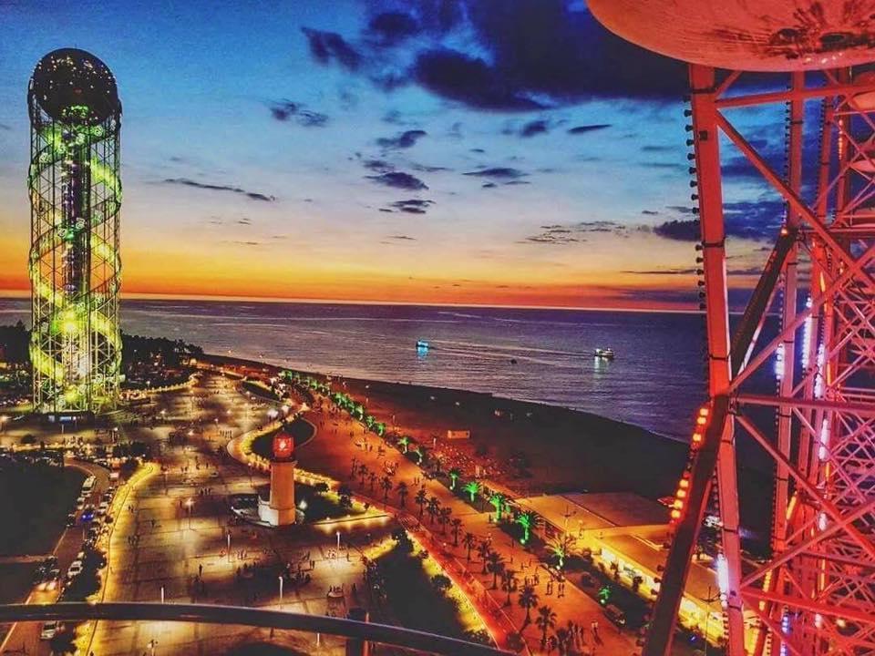 A Pousada Mar Nero Batumi Exterior foto